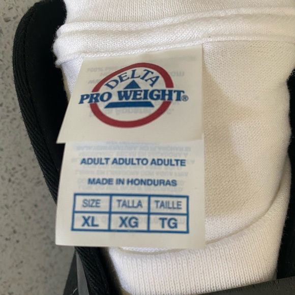 VGK/FIESTA HOTEL : Brand New , Size Xl T-shirt Hat, & Pilsner Combo - Picture 6 of 9